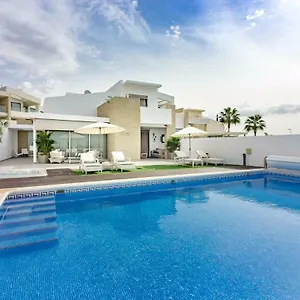 https://villa-white-whale.tenerifehoteles.net