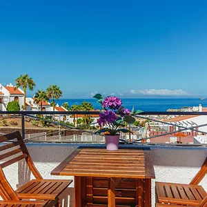 https://villas-canarias-con-vista-al-mar.adeje-hotels.com